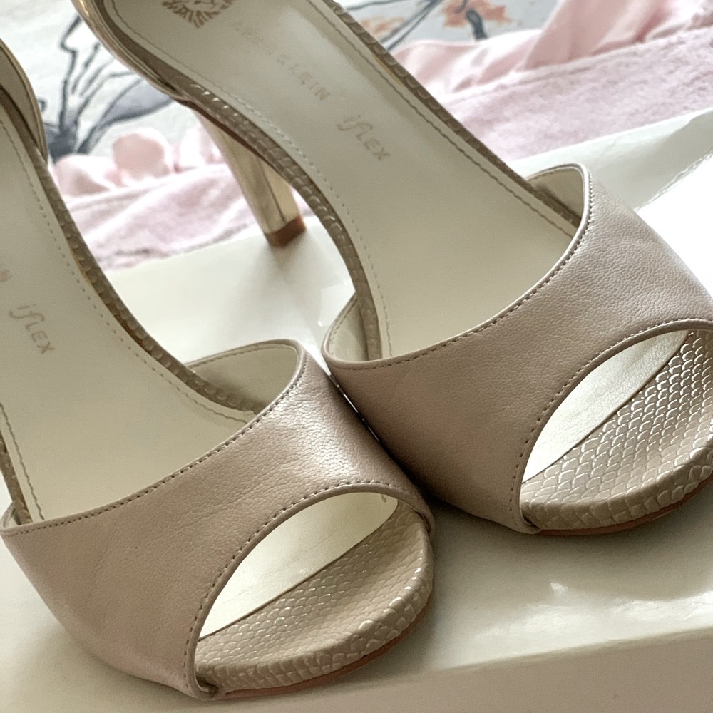 Anne Klein II PRELOVED heels